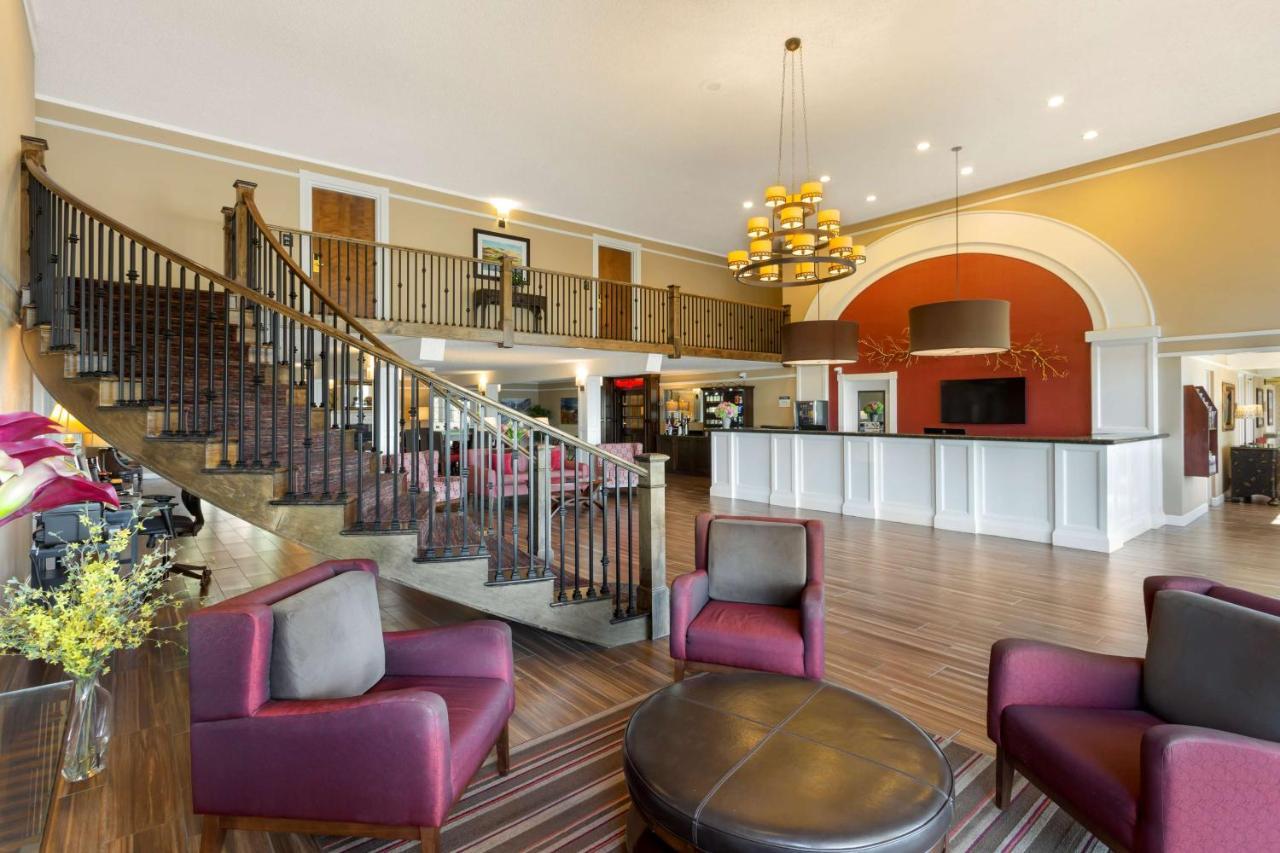 Hotel Western & Convention Center 3*
