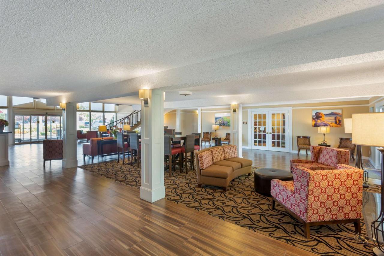 Western & Convention Center 3* Burley