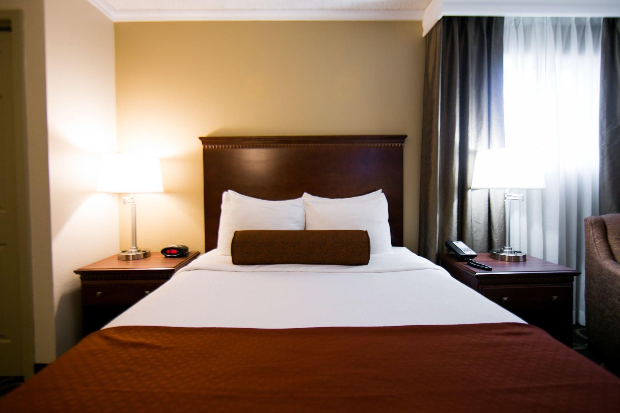 Hotel Western & Convention Center