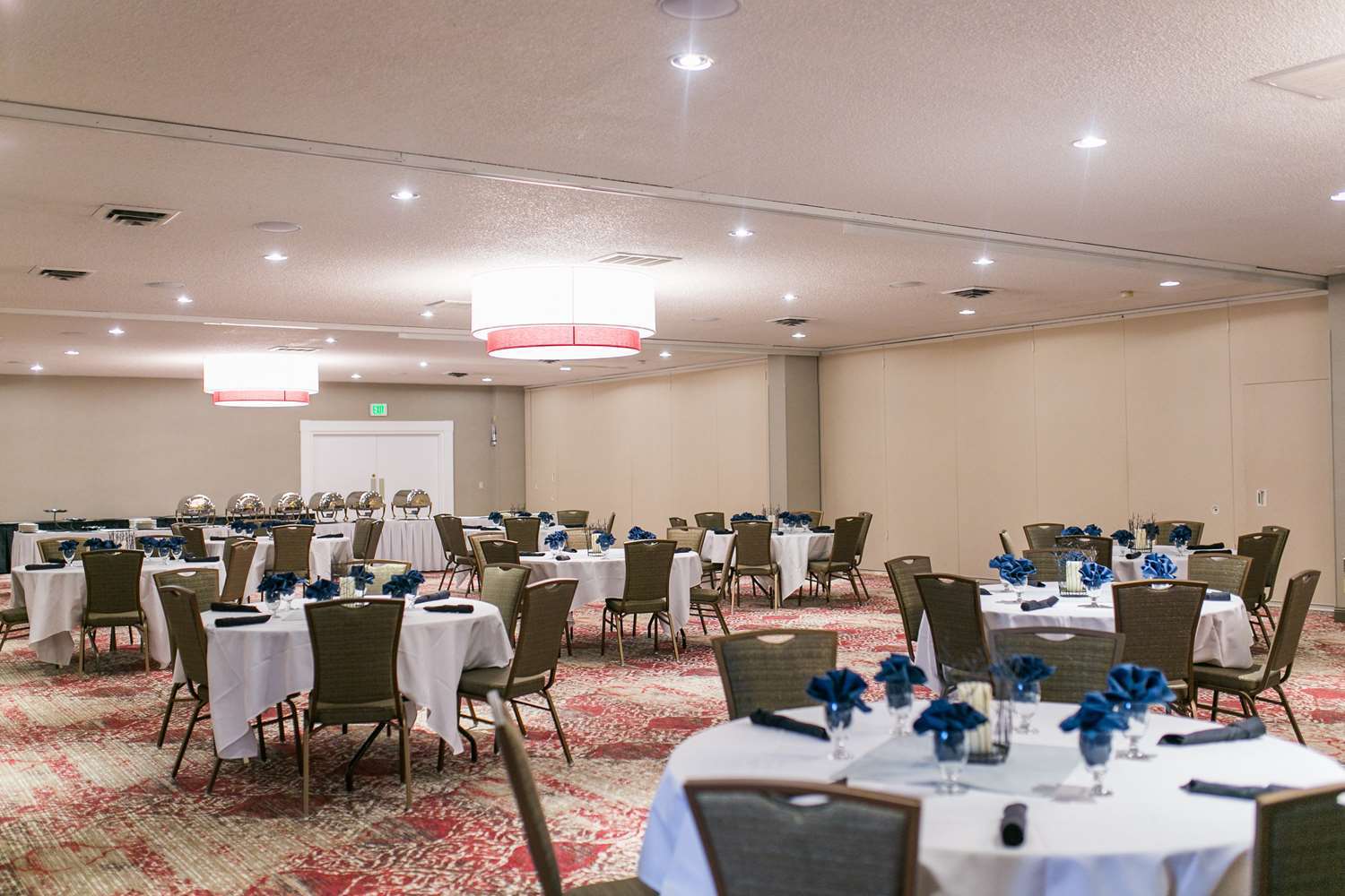 Western & Convention Center Hotel 3*